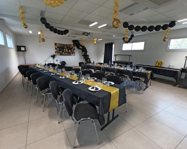 Anniversaire dans la salle du Vent d'Eden
