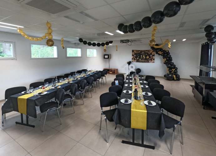 Anniversaire dans la salle du Vent d'Eden